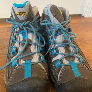 Women’s Keen hiking boots